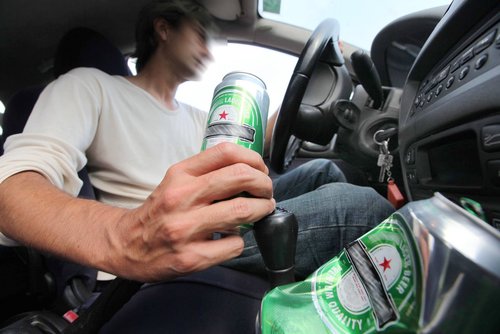 ILLUSTRATION ALCOOL AU VOLANT POUR CHRONIQUE LEVEZ LE PIED JM CHEVALIER